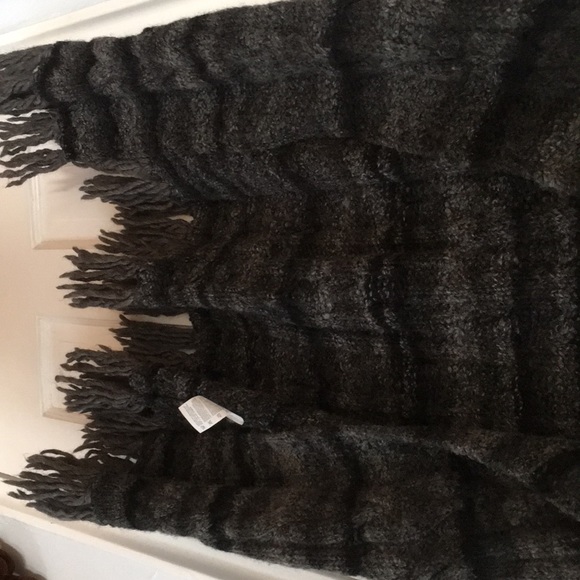 GUESS by Marciano Poncho - Picture 7 of 7